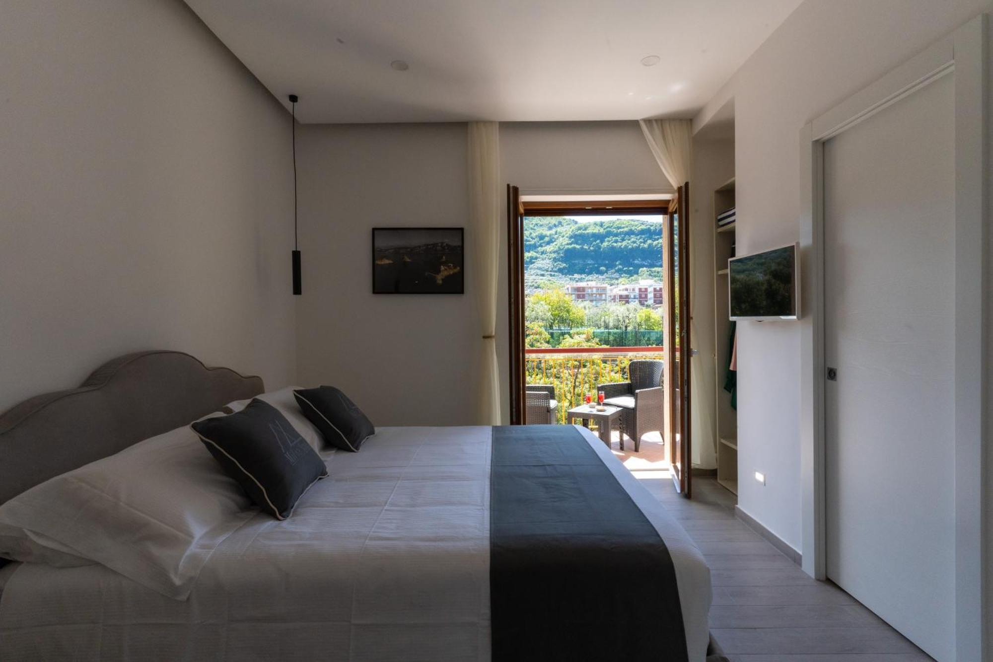 Mifra Suites Соренто Екстериор снимка