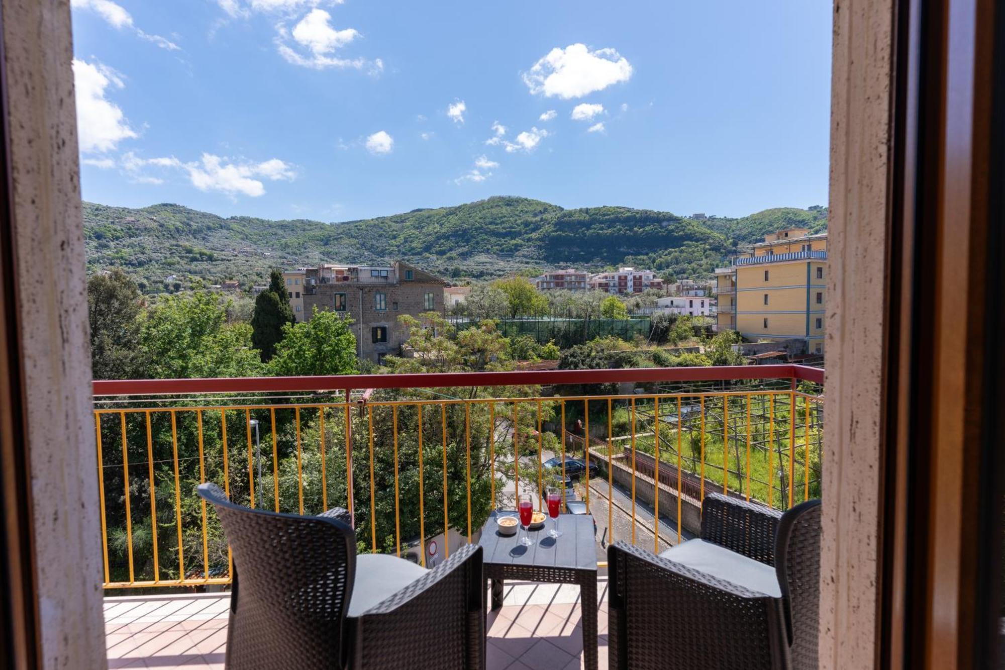 Mifra Suites Соренто Екстериор снимка