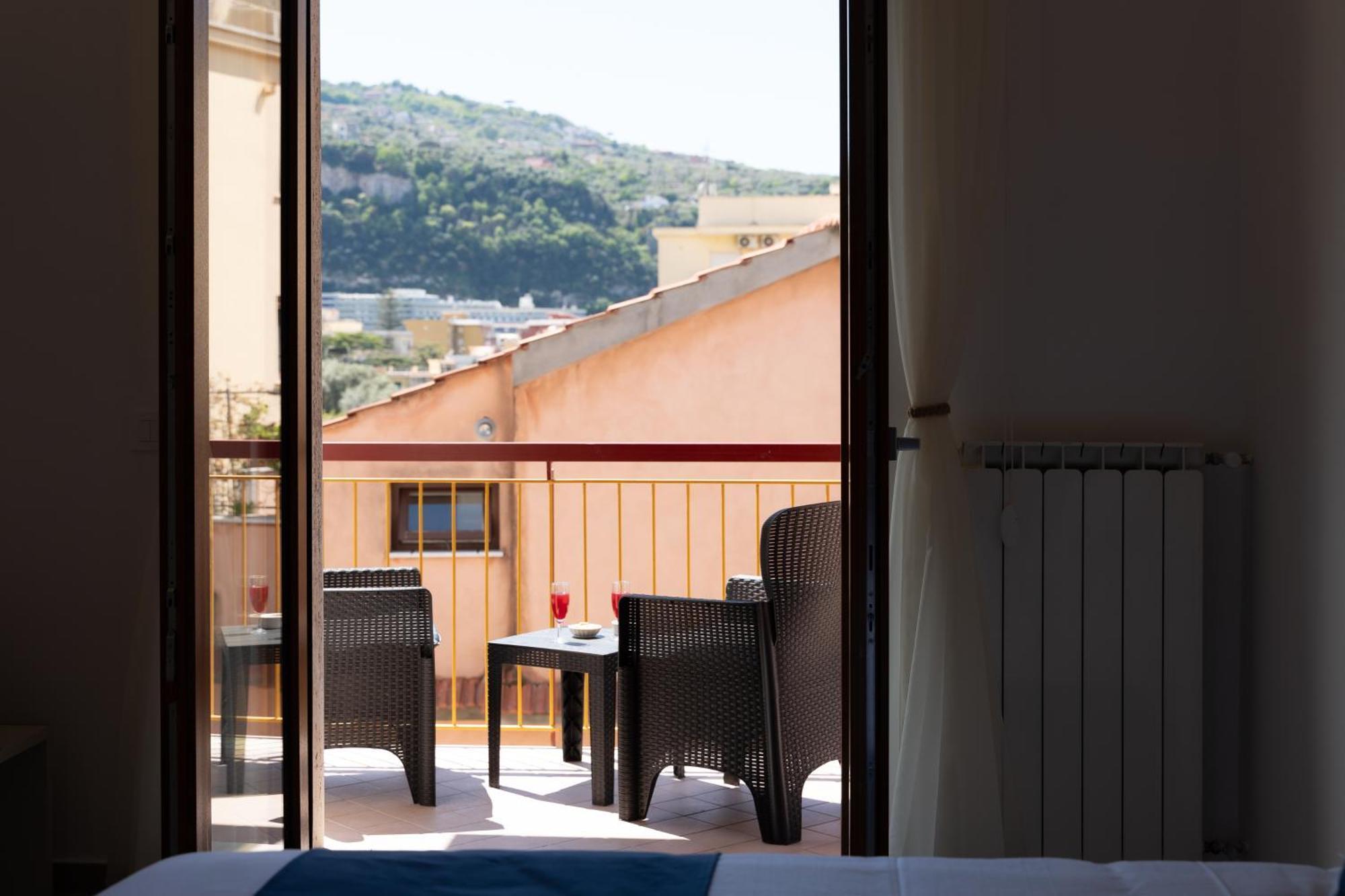 Mifra Suites Соренто Екстериор снимка
