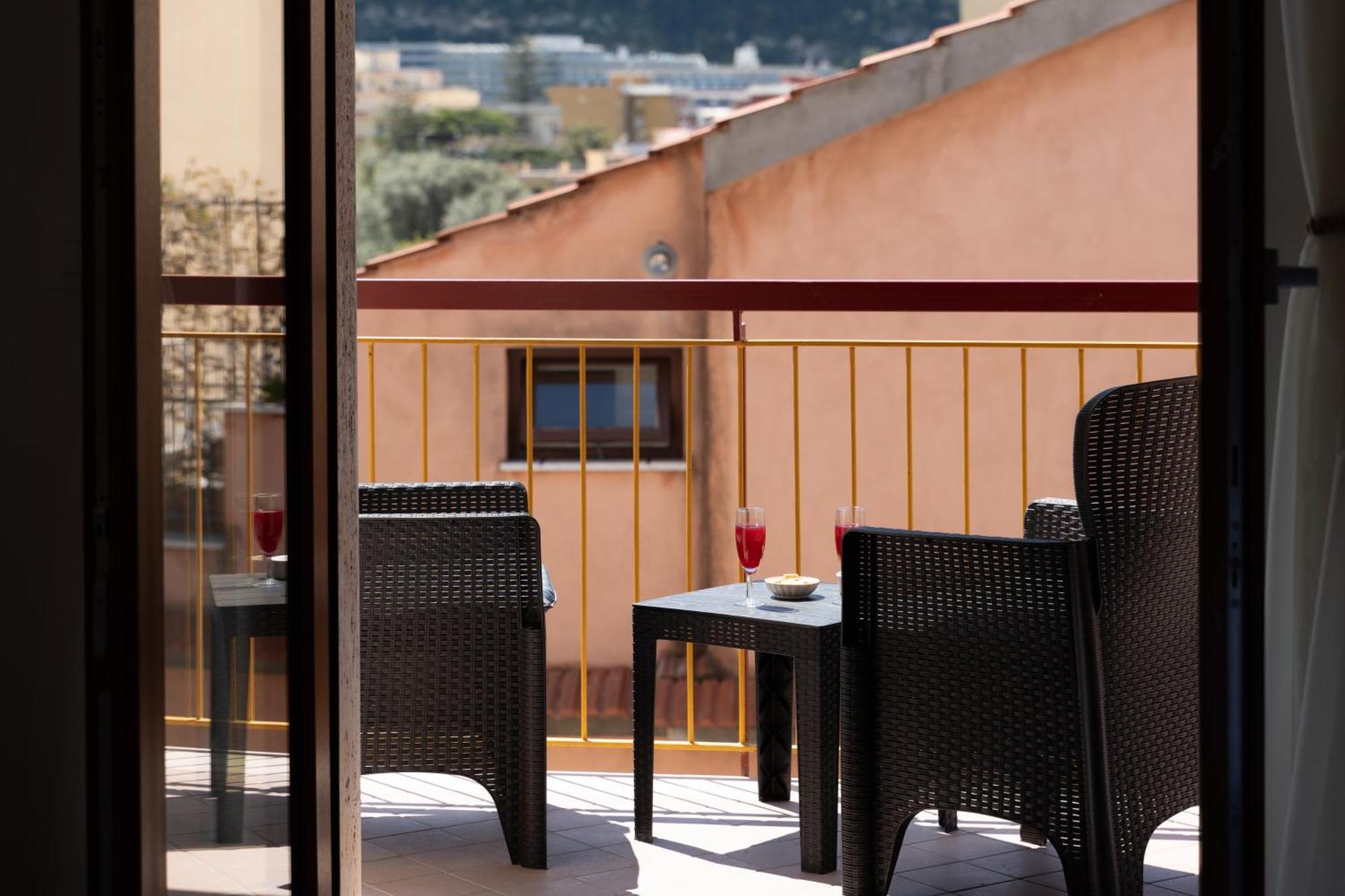 Mifra Suites Соренто Екстериор снимка